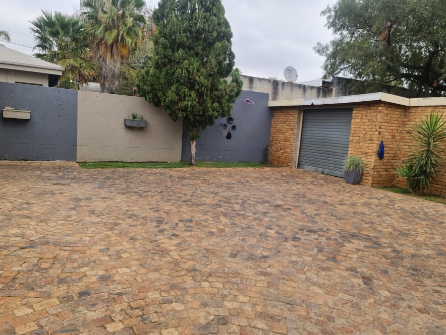 3 Bedroom Property for Sale in Rustenburg Central North West